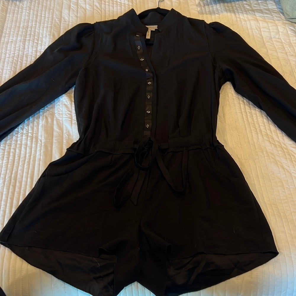 BCBG Long sleeve short romper